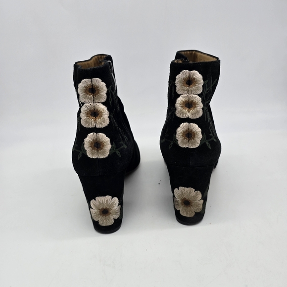 Franco Sarto Olympia Black Suede Embroidered Ankle Boots Booties Women's 8.5M - Picture 2 of 7